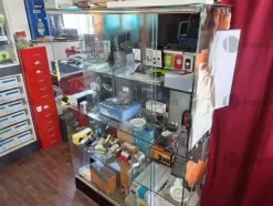19#10154 Arredamento negozio e attrezzatura informatica