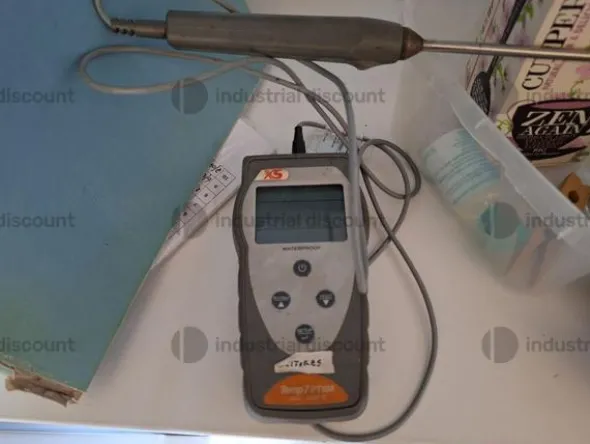 35#9795 Arredamentoufficio e strumenti di laboratorio