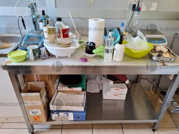 35#9795 Arredamentoufficio e strumenti di laboratorio