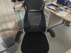 5#8098 Arredi da ufficio