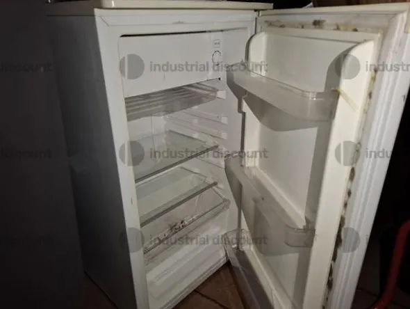 1#9019 Arredi d'ufficio e transpallet