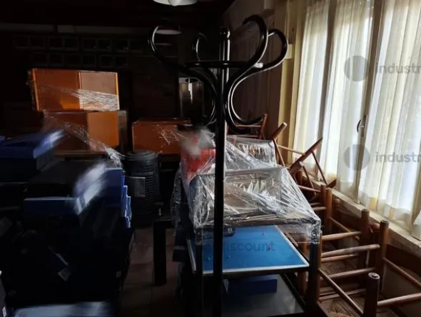 1#9019 Arredi d'ufficio e transpallet