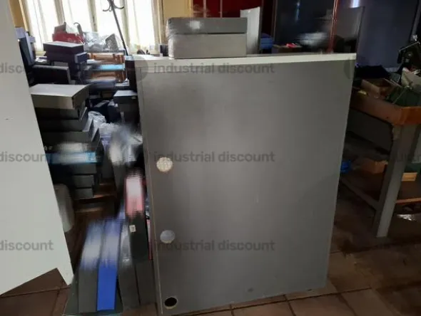 1#9019 Arredi d'ufficio e transpallet