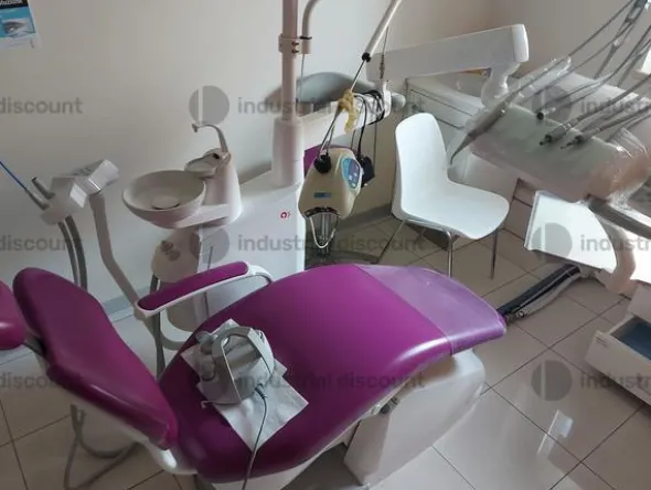 1#9603 Arredi e attrezzatura per studio odontoiatrico