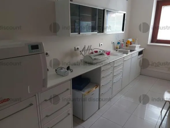 1#9603 Arredi e attrezzatura per studio odontoiatrico