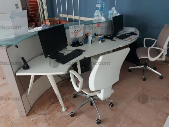 1#9603 Arredi e attrezzatura per studio odontoiatrico
