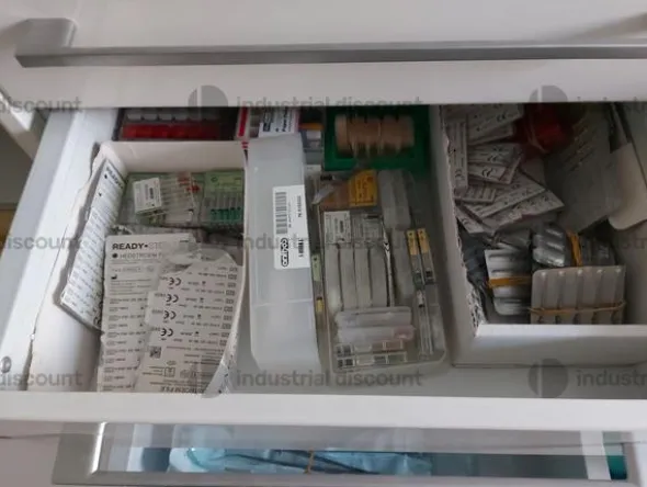 1#9603 Arredi e attrezzatura per studio odontoiatrico