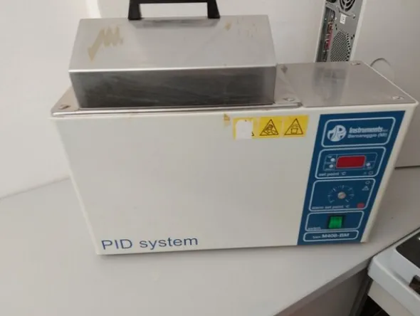 1#5831 Arredi e attrezzature da laboratorio