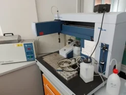 1#5831 Arredi e attrezzature da laboratorio