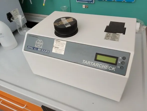 1#5831 Arredi e attrezzature da laboratorio