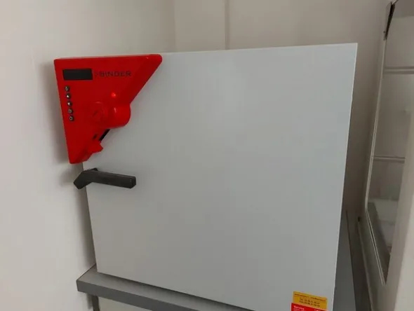 1#5831 Arredi e attrezzature da laboratorio
