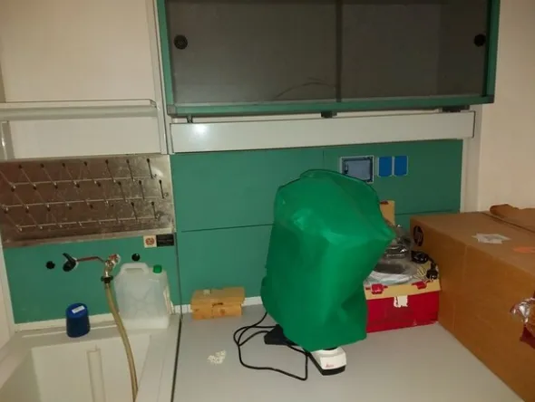 1#5831 Arredi e attrezzature da laboratorio