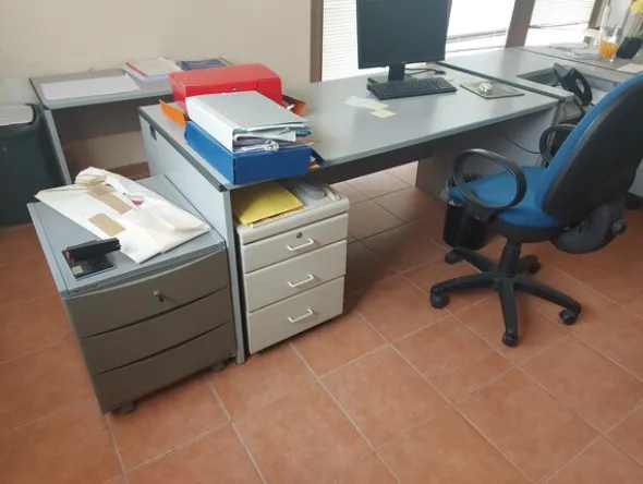 1#7957 Arredi e attrezzature da ufficio