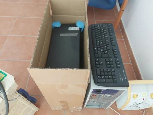 1#7957 Arredi e attrezzature da ufficio
