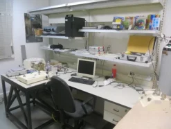 5#4977 Arredi e attrezzature per laboratorio