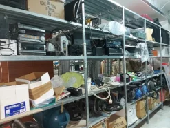 3#7660 Arredi e attrezzature per negozio abbigliamento