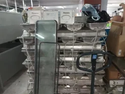 3#7660 Arredi e attrezzature per negozio abbigliamento
