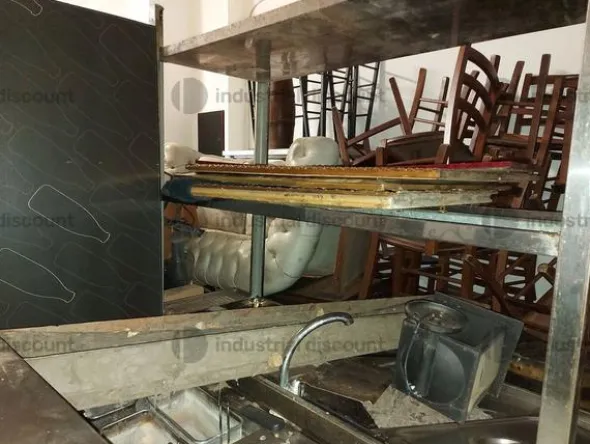 1#8987 Arredi e attrezzature per ristorazione