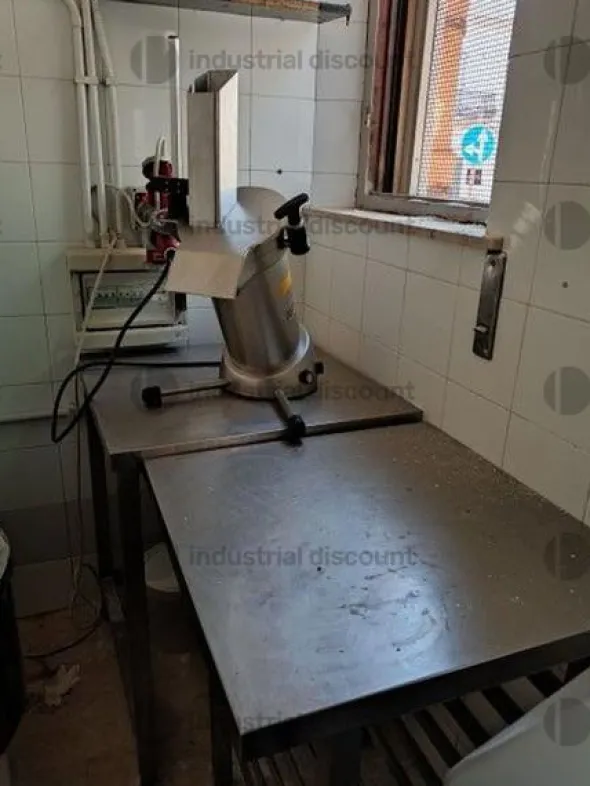 1#9415 Arredi e attrezzature per ristorazione