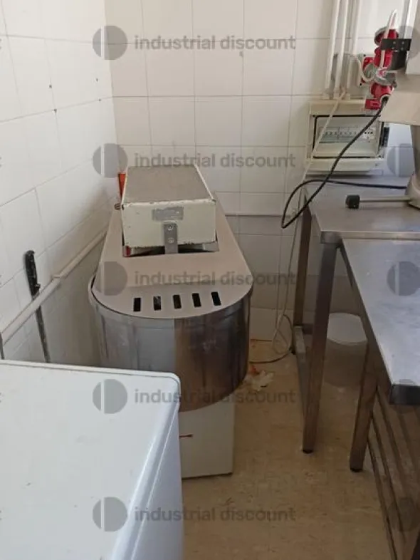1#9415 Arredi e attrezzature per ristorazione