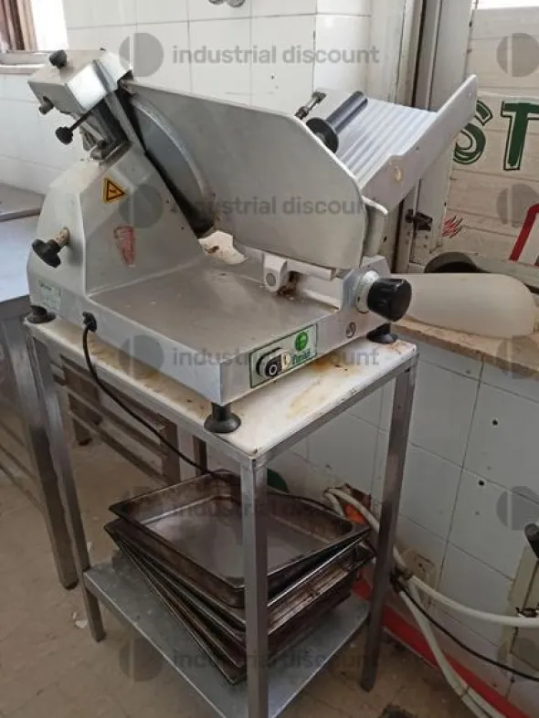 1#9415 Arredi e attrezzature per ristorazione