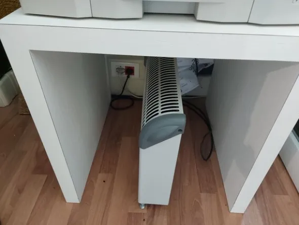 1#8426 Arredi ed apparecchiature elettroniche da ufficio