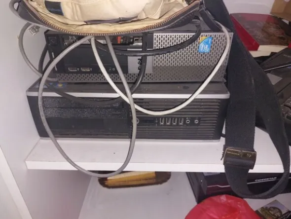 1#8335 Arredi ed attrezzatura informatica