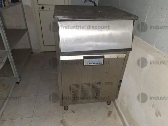 1#10023 Arredi ed attrezzature da cucina