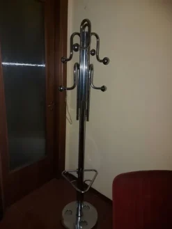 1#8116 Arredi e macchine elettroniche da ufficio
