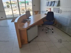 2#9630 Arredi ufficio per autosalone