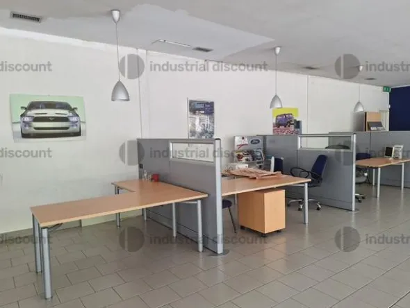 2#9630 Arredi ufficio per autosalone