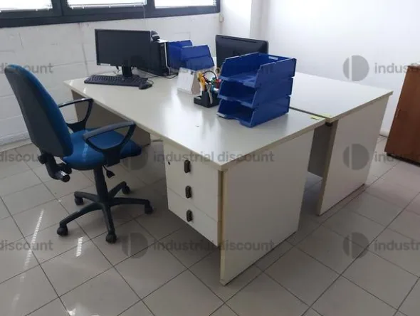 1#8823 Arredo attrezzature d'ufficio e scaffalature da negozio