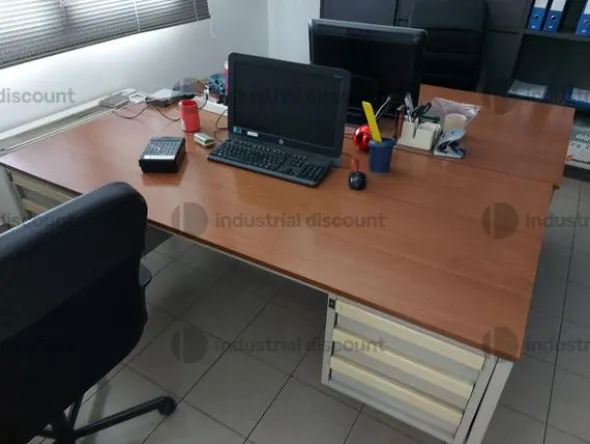 1#8823 Arredo attrezzature d'ufficio e scaffalature da negozio