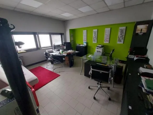 2#8670 Arredo da ufficio ed attrezzature