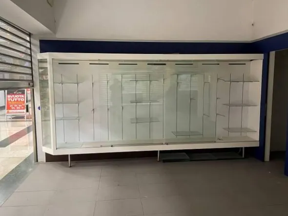 27#7897 Arredo e attrezzature attività commerciali