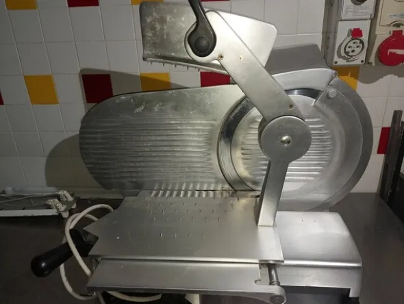 12#7897 Arredo e attrezzature da supermercato