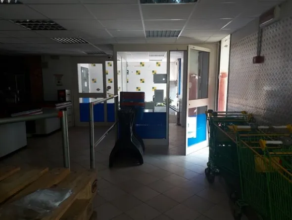 12#7897 Arredo e attrezzature da supermercato