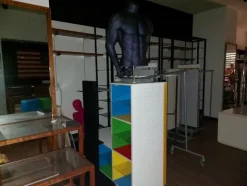 24#7897 Arredo e attrezzature negozio abbigliamento