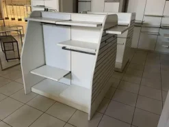 22#7897 Arredo e attrezzature negozio abbigliamento