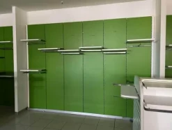 22#7897 Arredo e attrezzature negozio abbigliamento