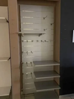 22#7897 Arredo e attrezzature negozio abbigliamento