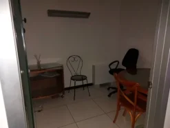 25#7897 Arredo e attrezzature ufficio