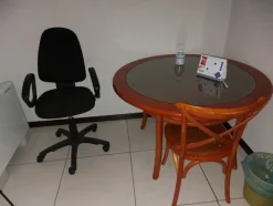 25#7897 Arredo e attrezzature ufficio