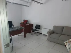 25#7897 Arredo e attrezzature ufficio