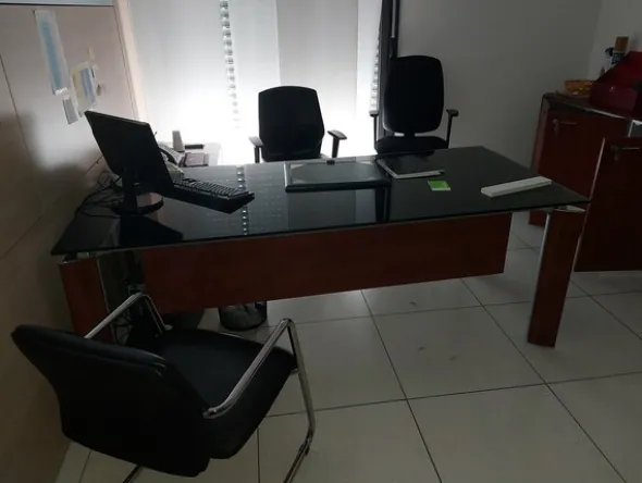 25#7897 Arredo e attrezzature ufficio
