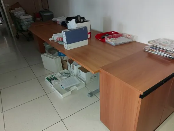 25#7897 Arredo e attrezzature ufficio