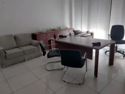 25#7897 Arredo e attrezzature ufficio