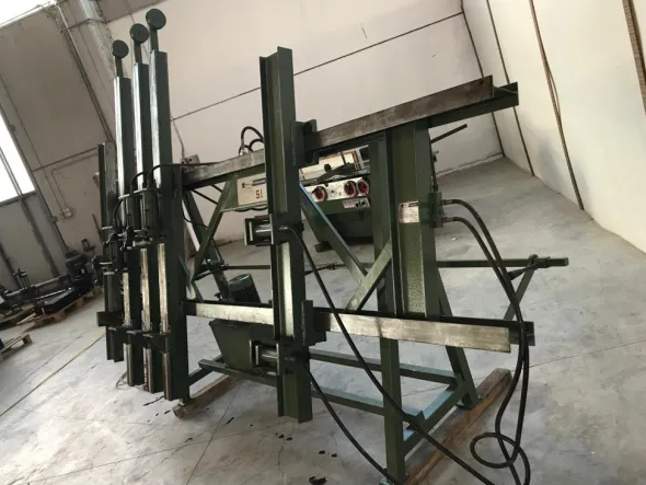AR747 - Strettoio italpresse