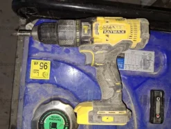 1#9175 Asta di arredo ufficio e attrezzatura edile