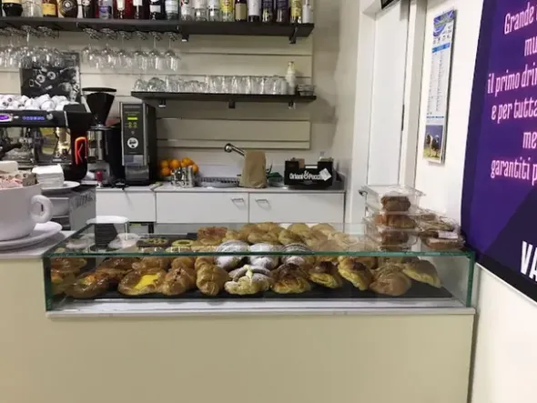 #23928 Attività bar tabacchi nel corso principale